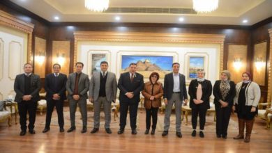 صورة وفد من سياحة البرلمان يتابع العمل بمشروع توسعة مطار برج العرب