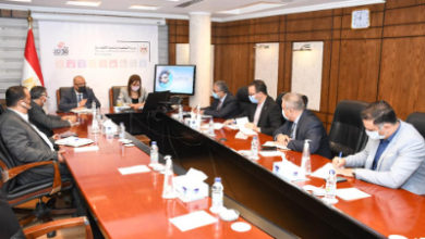 صورة “التخطيط” تبحث التعاون فى مجالات التنمية وتأهيل الكوادر مع وزير التخطيط اليمنى