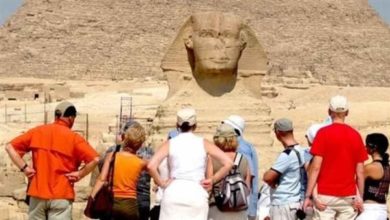 صورة مجلة أمريكية تشيد بمشاركة المرأة فى القطاع السياحى المصرى
