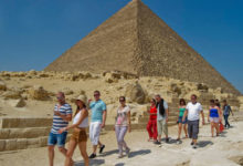 صورة كتاب الرؤية والإنجاز: السياحة تشهد تطورا كبيرا وفقا لرؤية استراتيجية تدعم ريادة مصر عالميا