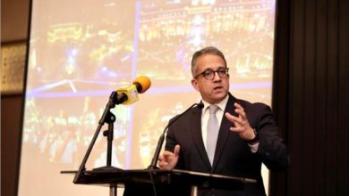 صورة وزير السياحة يدعو الأسر المصرية لزيارة المتاحف: «لو كارنيه الوزارة غالى نرخصه»