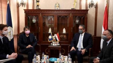 صورة وزير السياحة والآثار يلتقي رئيس متحف اللوفر