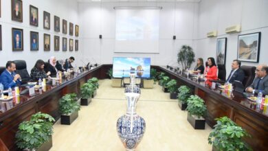 صورة وزيرا السياحة والآثار والهجرة يبحثان سبل الترويج للسياحة فى الخارج