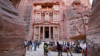 صورة مدينة البترا الأثرية على موعد مع رقم سياحي تاريخي