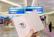 صورة ختم خاص على جوازات السفر خلال انعقاد معرض دبي للطيران 2023
