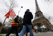 صورة إضراب عمال فرنسا يغلق برج إيفل لليوم الرابع على التوالي