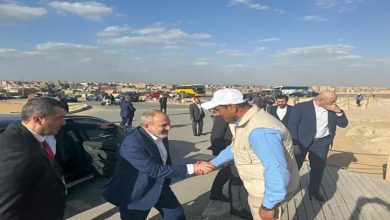 صورة رئيس وزراء أرمينيا يزور منطقة آثار الهرم