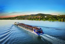صورة إصابة 11 شخصاً باصطدام سفينة سياحية بجدار على نهر الدانوب في النمسا