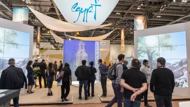 صورة محافظ جنوب سيناء يشارك في بورصة برلين ويروج لشرم الشيخ ودهب وطابا ونويبع وراس سدر