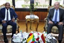 صورة مصر وجزر القمر تبحثان إمكانية تشغيل خط جوى مباشر بينهما