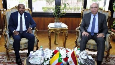 صورة مصر وجزر القمر تبحثان إمكانية تشغيل خط جوى مباشر بينهما
