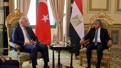 صورة مصر وتركيا تبحثان تعزيز التعاون السياحي على هامش اجتماع D8 بالقاهرة