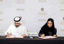 صورة تعاون بين “الاتحاد للطيران” و”التعليم العالي” لدعم برنامج الابتعاث الوطني