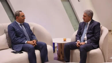 صورة وزير السياحة والآثار يبحث الترويج للمقومات والمنتجات السياحية لمحافظة قنا