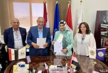 صورة بروتوكول تعاون بين جمعية الحفاظ على السياحة الثقافية وكلية السياحة والفنادق – جامعة قناة السويس