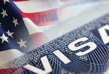 صورة ترامب يضيف 250 دولارًا لتكاليف رسوم التأشيرات لأمريكا تحت مسمى رسوم نزاهة