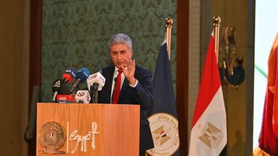 صورة وزير السياحة يكشف حقيقة أزمة الشاب عبد الرحمن خالد صاحب فيديو المتحف المصري الكبير