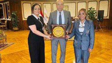 صورة وزير الطيران: المصريون بالخارج امتداد لقوة مصر الناعمة
