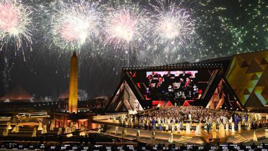 صورة الرئيس السيسي يعلن رسميا افتتاح المتحف المصري الكبير.. ويرافق الوفود المشاركة في جولة بالبهو والدرج العظيم وقاعة توت عنخ آمون