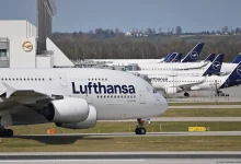 صورة “لوفتهانزا” الألمانية تقلص رحلاتها الداخلية وسط خلاف مع الطيارين