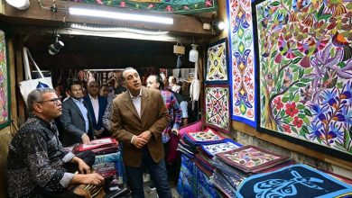 صورة مدبولي يتجول بمنطقة الخيامية ويؤكد: معرض للحرف التراثية بحديقة الفسطاط