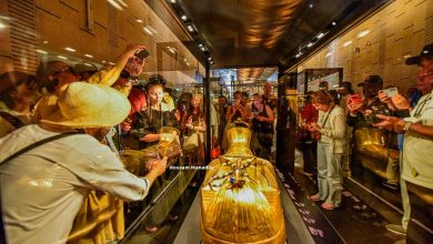 صورة المتحف المصري الكبير يستقبل 18 ألف زائر من المصريين والأجانب في أول أيام فتحه للزيارة