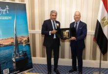 صورة شريف فتحي يبحث مع منظمي الرحلات الأمريكية التعاون لزيادة التدفقات السياحية