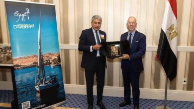 صورة شريف فتحي يبحث مع منظمي الرحلات الأمريكية التعاون لزيادة التدفقات السياحية