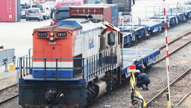 صورة إضراب عمالي في كوريا الجنوبية يهدد بإيقاف حركة القطارات