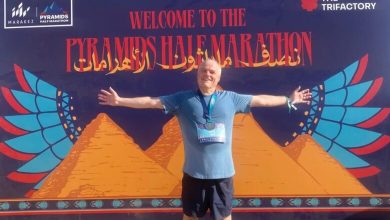 صورة سفير استراليا يشارك في ماراثون الاهرامات