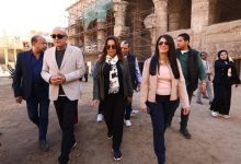 صورة وزيرتا التخطيط والتنمية ومحافظ الأقصر يتفقدون مناطق إسنا السياحية