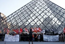 صورة موظفو متحف اللوفر يلغون إضرابهم عن العمل