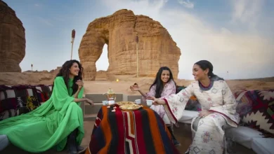 صورة السعودية تستقبل 122 مليون سائح خلال 2025 بزيادة 5%.. والإنفاق السياحي 300 مليار ريال