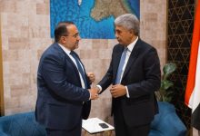 صورة وزير السياحة يبحث مع نظيره القبرصي تعزيز التعاون ودفع الحركة الوافدة لمصر
