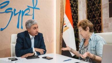 صورة مصر تستقبل 12.8 مليون سائح خلال 9 أشهر.. وتستهدف 20 مليوناً في 2026